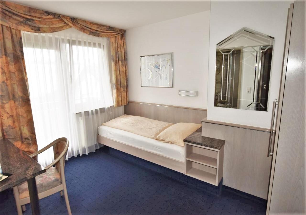 Hotel Alena - Kontaktlos Check-In Фильдерштадт Экстерьер фото