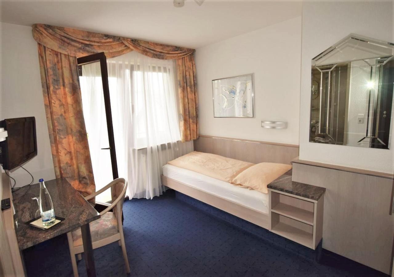 Hotel Alena - Kontaktlos Check-In Фильдерштадт Экстерьер фото