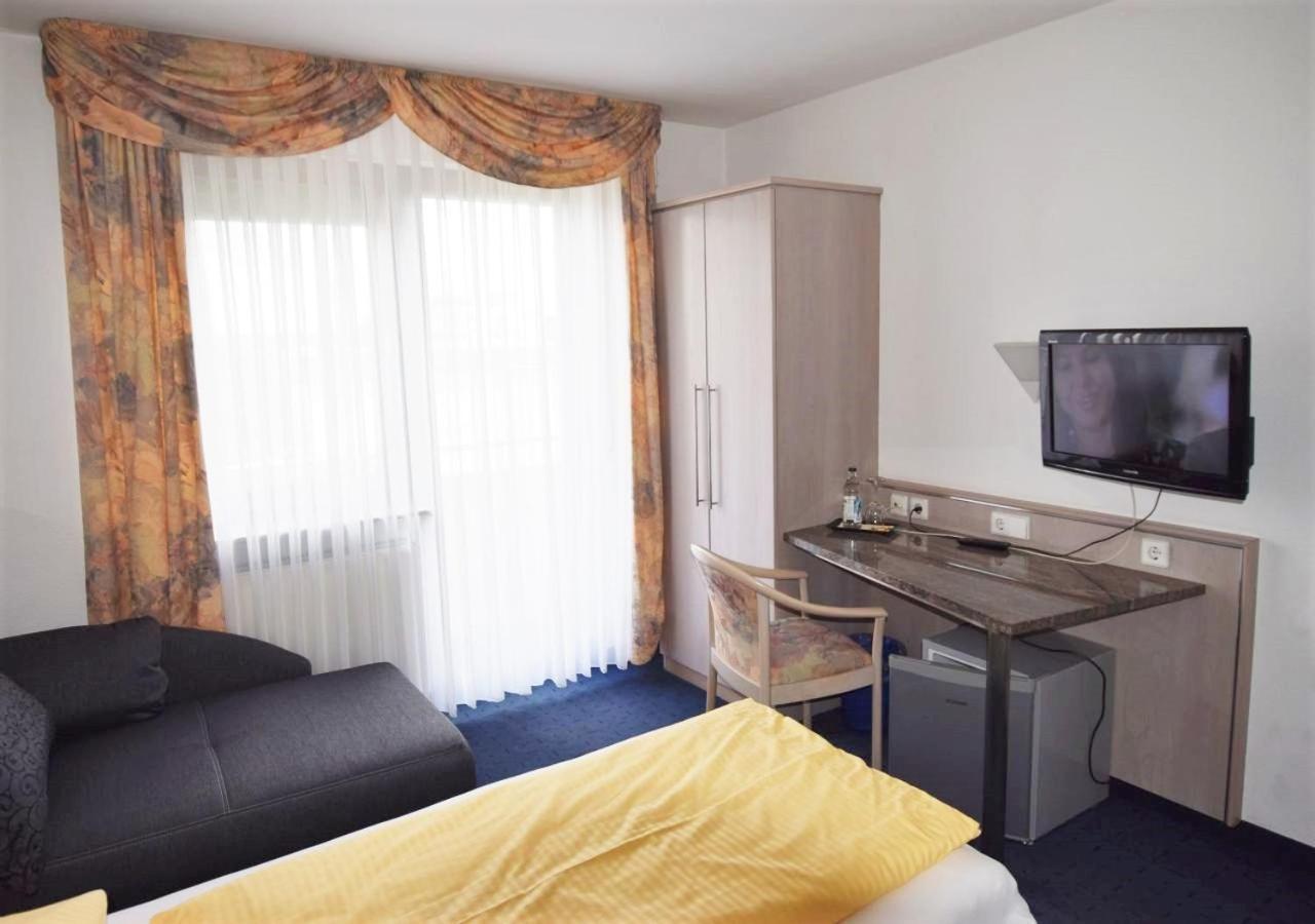 Hotel Alena - Kontaktlos Check-In Фильдерштадт Экстерьер фото