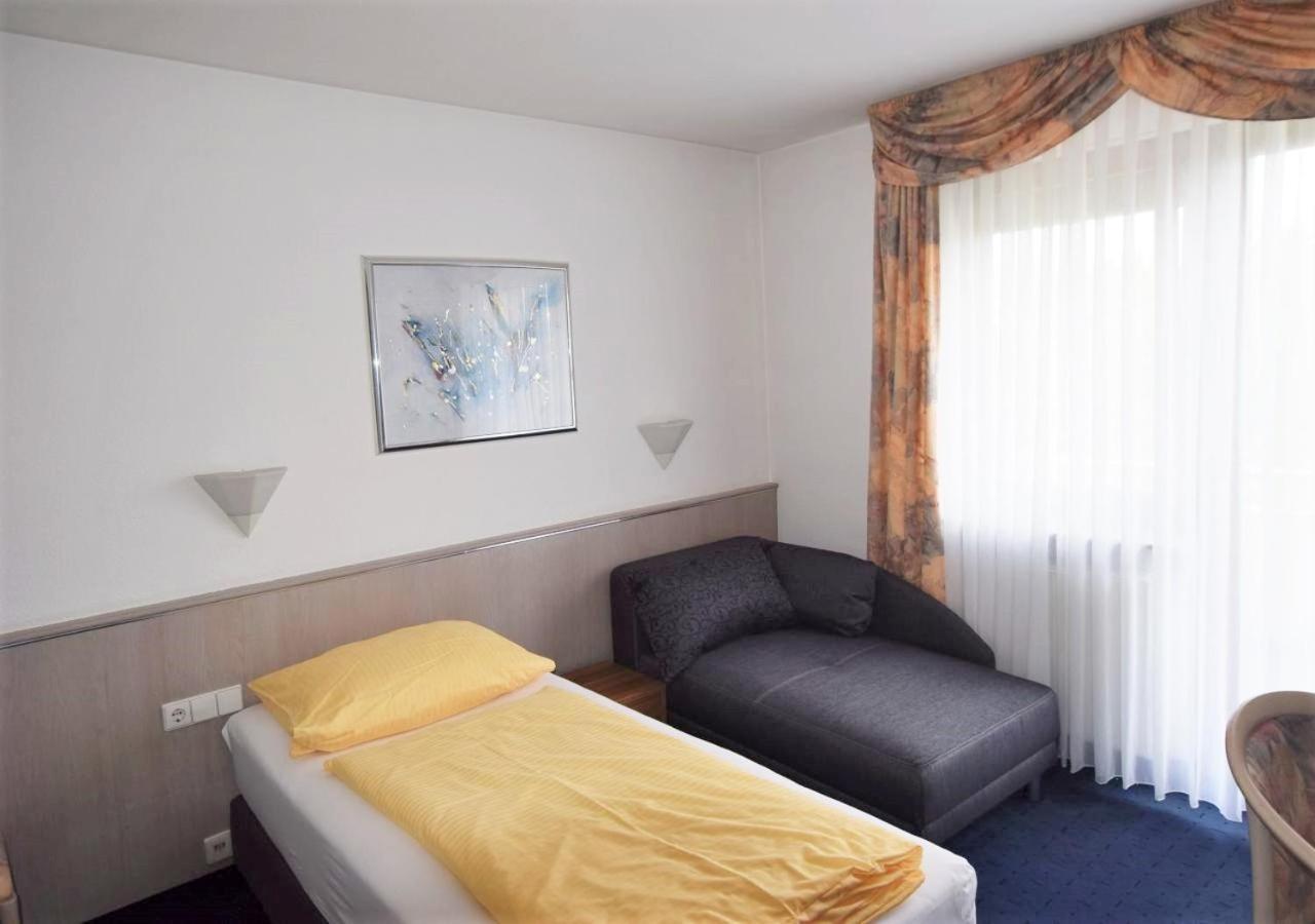 Hotel Alena - Kontaktlos Check-In Фильдерштадт Экстерьер фото