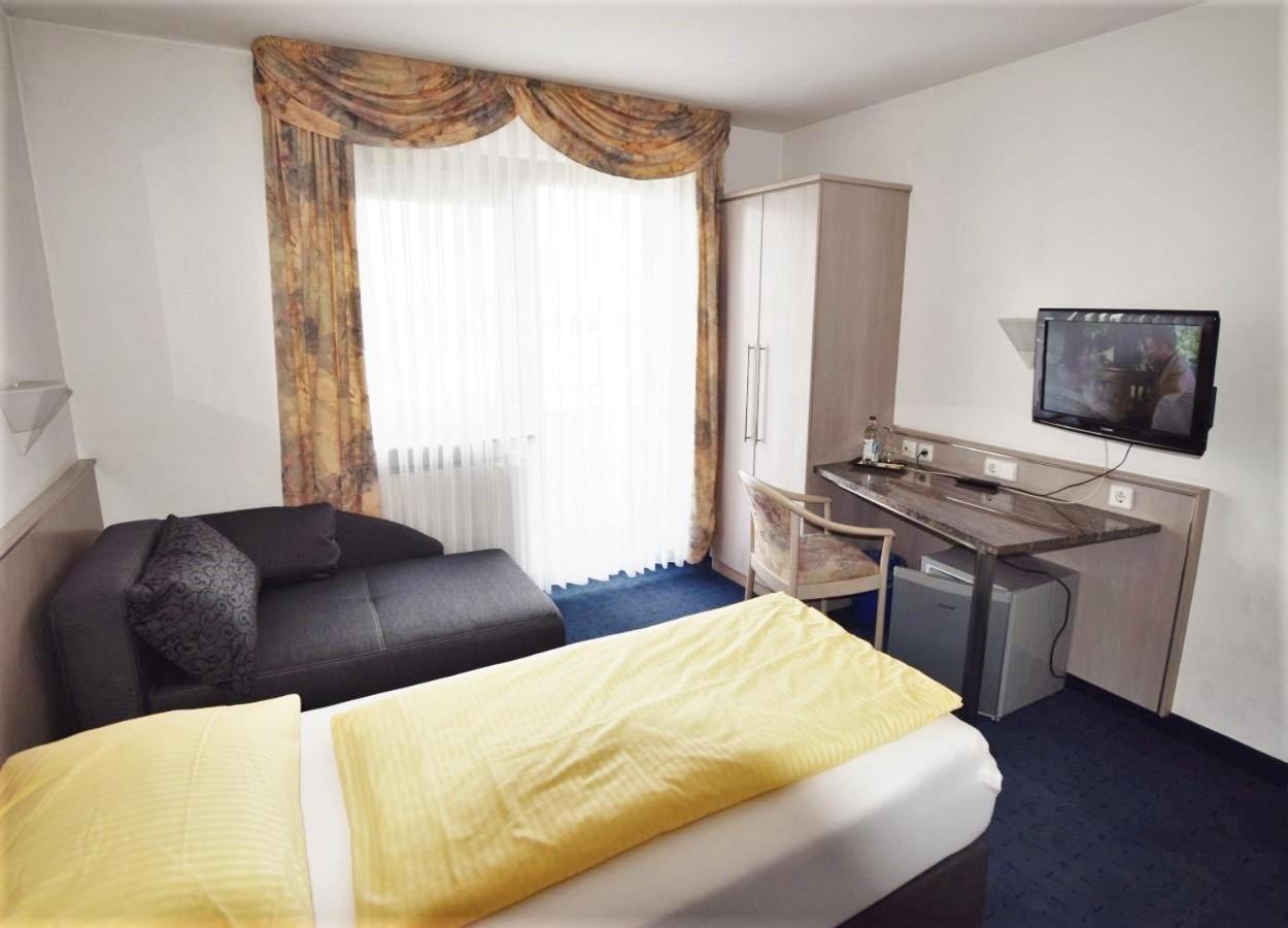 Hotel Alena - Kontaktlos Check-In Фильдерштадт Экстерьер фото
