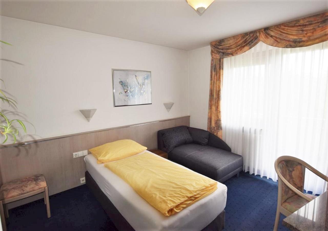 Hotel Alena - Kontaktlos Check-In Фильдерштадт Экстерьер фото