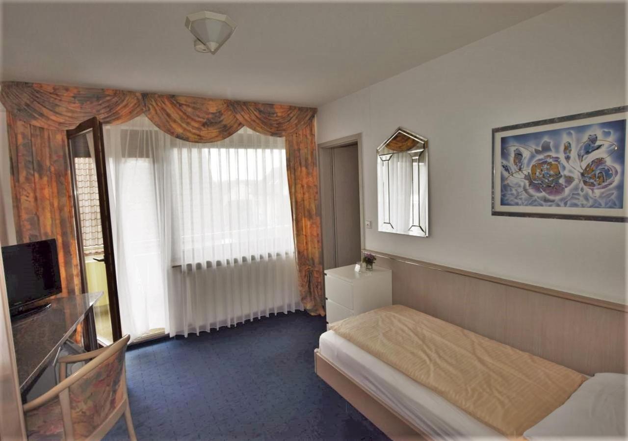 Hotel Alena - Kontaktlos Check-In Фильдерштадт Экстерьер фото