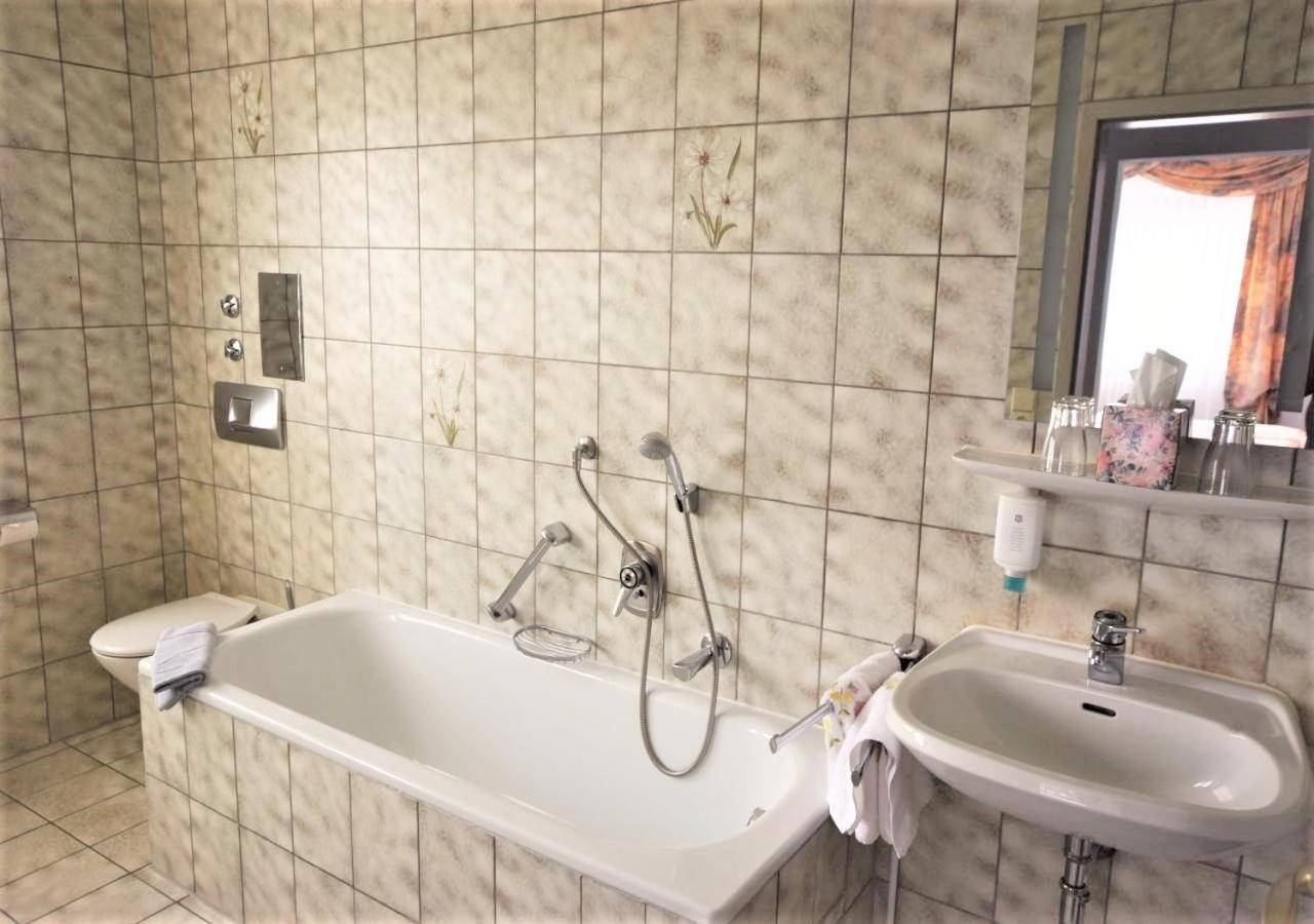 Hotel Alena - Kontaktlos Check-In Фильдерштадт Экстерьер фото