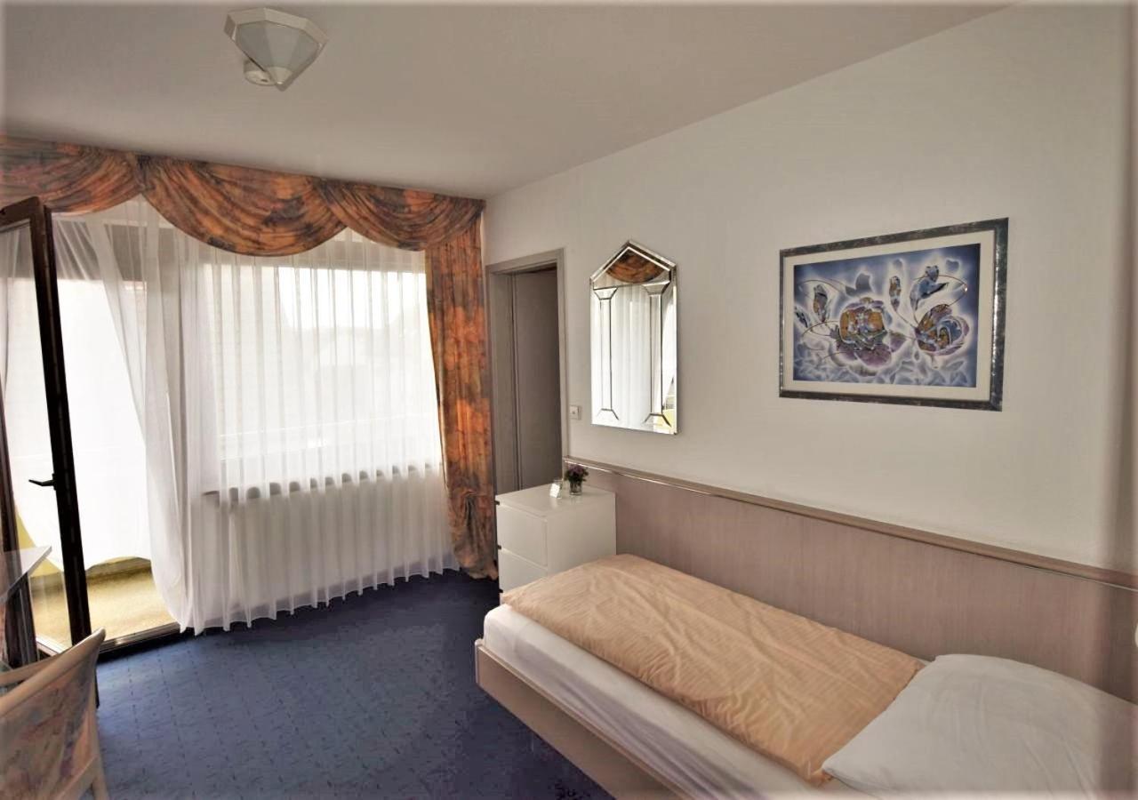 Hotel Alena - Kontaktlos Check-In Фильдерштадт Экстерьер фото