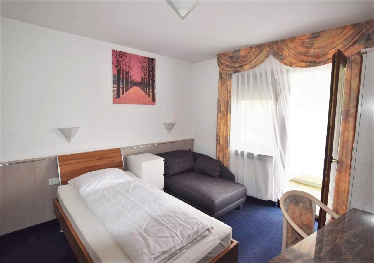 Hotel Alena - Kontaktlos Check-In Фильдерштадт Экстерьер фото